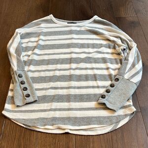Staccato Gray and White Tunic Size Small